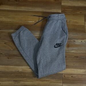 Nike Women’s Heather Gray Sweatpants